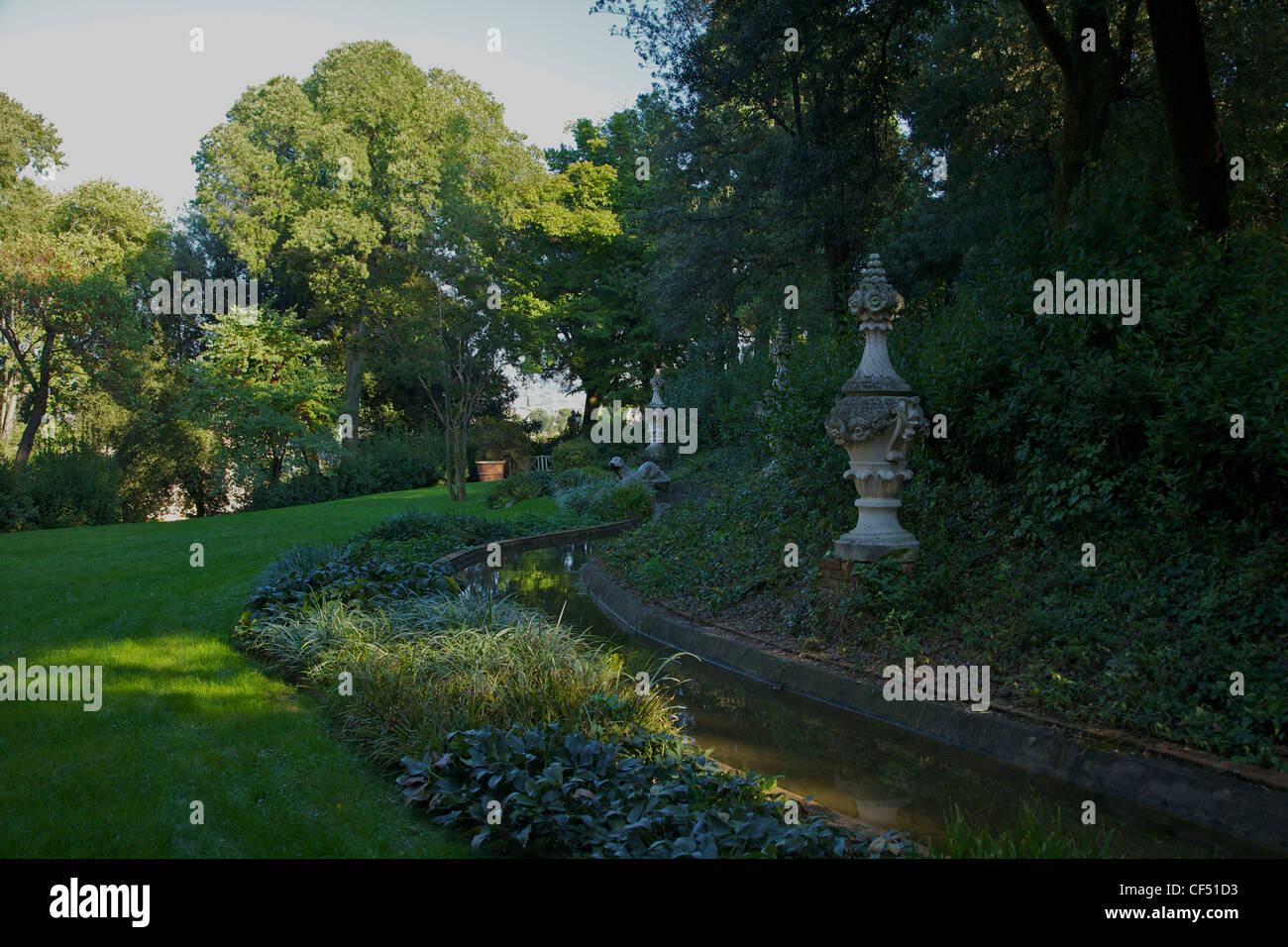 Canal du Dragon, le jardin anglais, la Villa Bardini, Jardins de Boboli, Florence, Toscane, Italie, Europe Banque D'Images