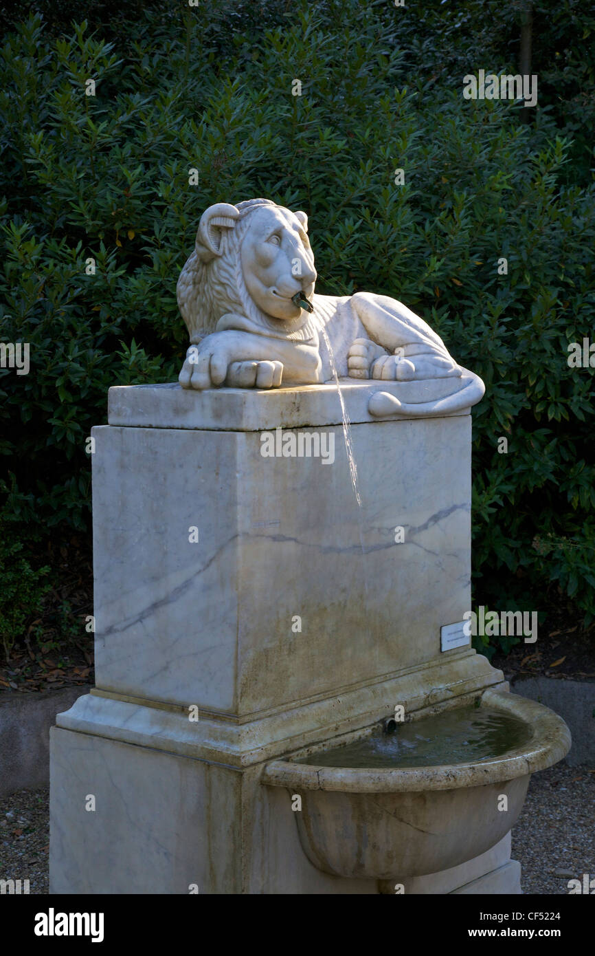 Fontaine du Lion, La Villa Bardini, Jardins de Boboli, Florence, Toscane, Italie, Europe Banque D'Images