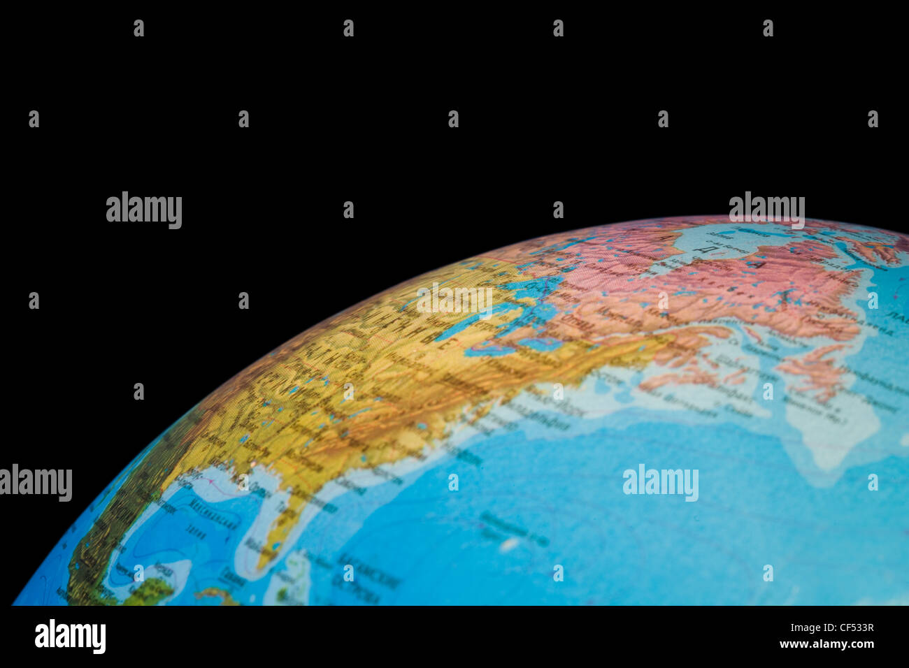 Fragment de globe de monde isolé sur fond noir, globe est illuminée de l'intérieur Banque D'Images