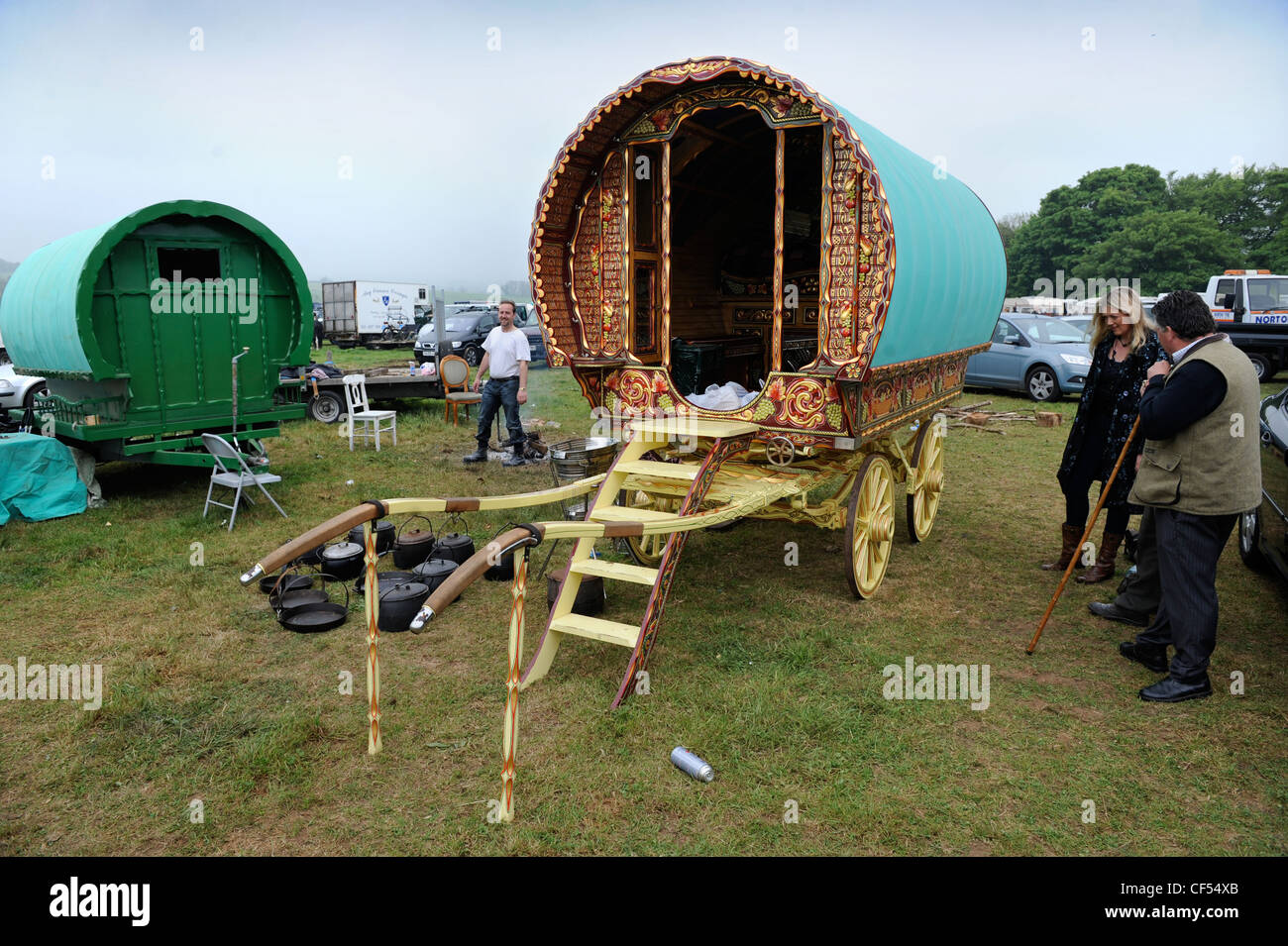 Un cheval très décoratif caravane ou roulotte au Stow-on-the-Wold foire aux chevaux Mai 2009 UK Banque D'Images