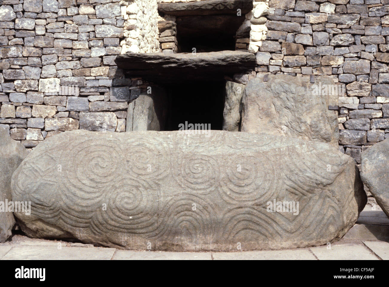 Newgrange - Passage Entrée Grave Banque D'Images