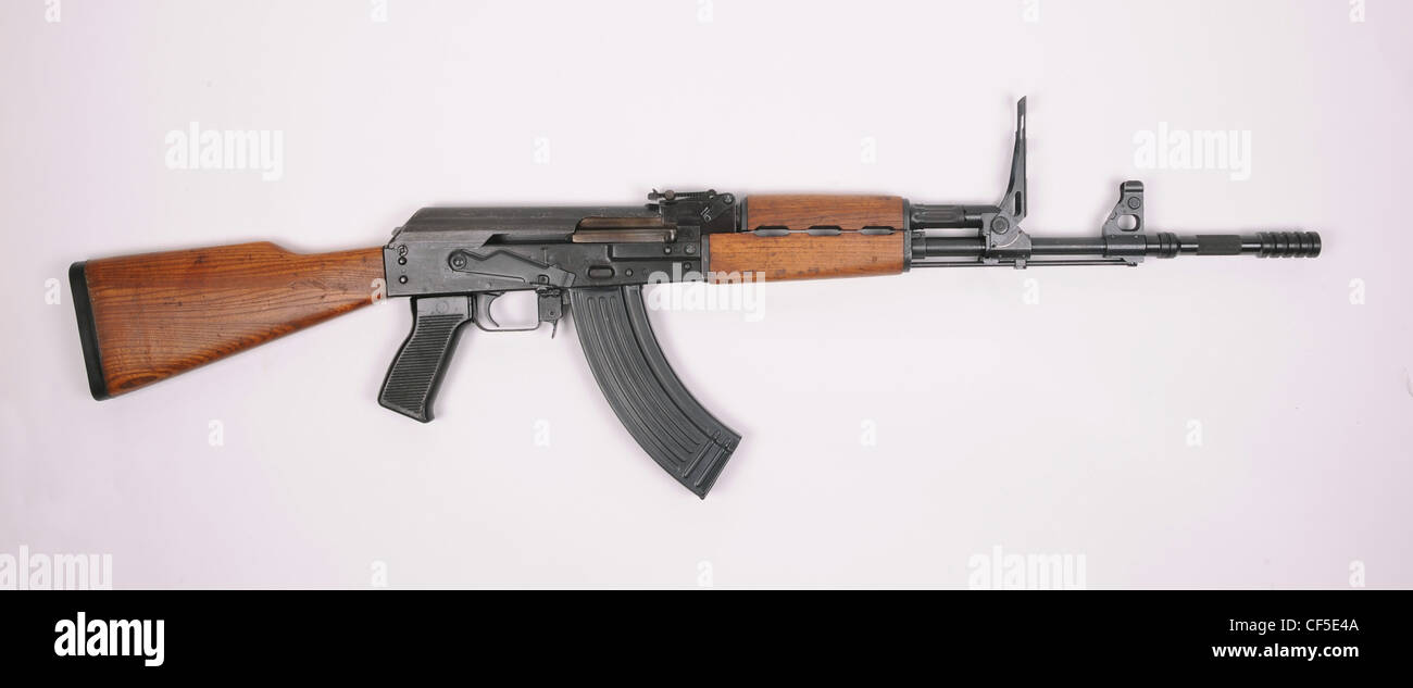 TABUK iraquien basé sur le fusil AKM russe mais avec un lance-grenade intégré Banque D'Images