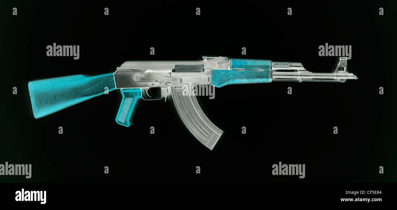 Kalashnikov style X-ray image négative Banque D'Images