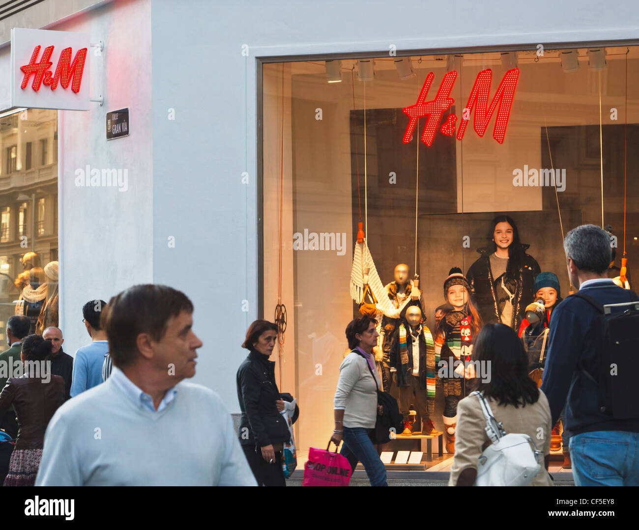 Une sortie de h & m dans le centre de Madrid, Espagne. Banque D'Images