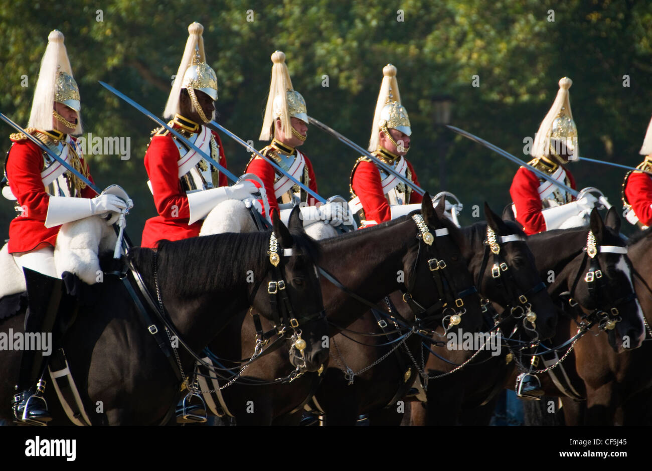 Cérémonie de la relève de la garde à Whitehall à Londres. Banque D'Images