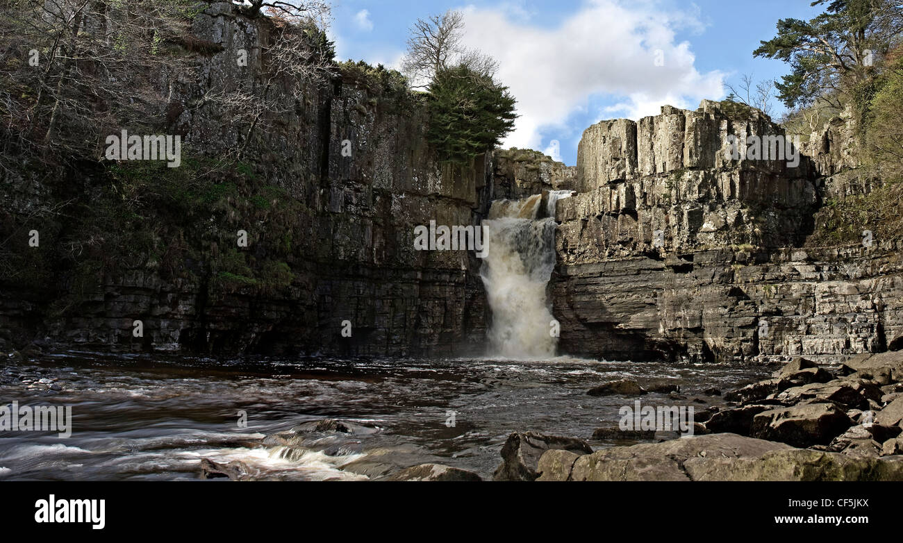 Force élevée, l'une des plus hautes au Royaume-Uni sur la Rivière Tees, une attraction populaire et touristique Banque D'Images