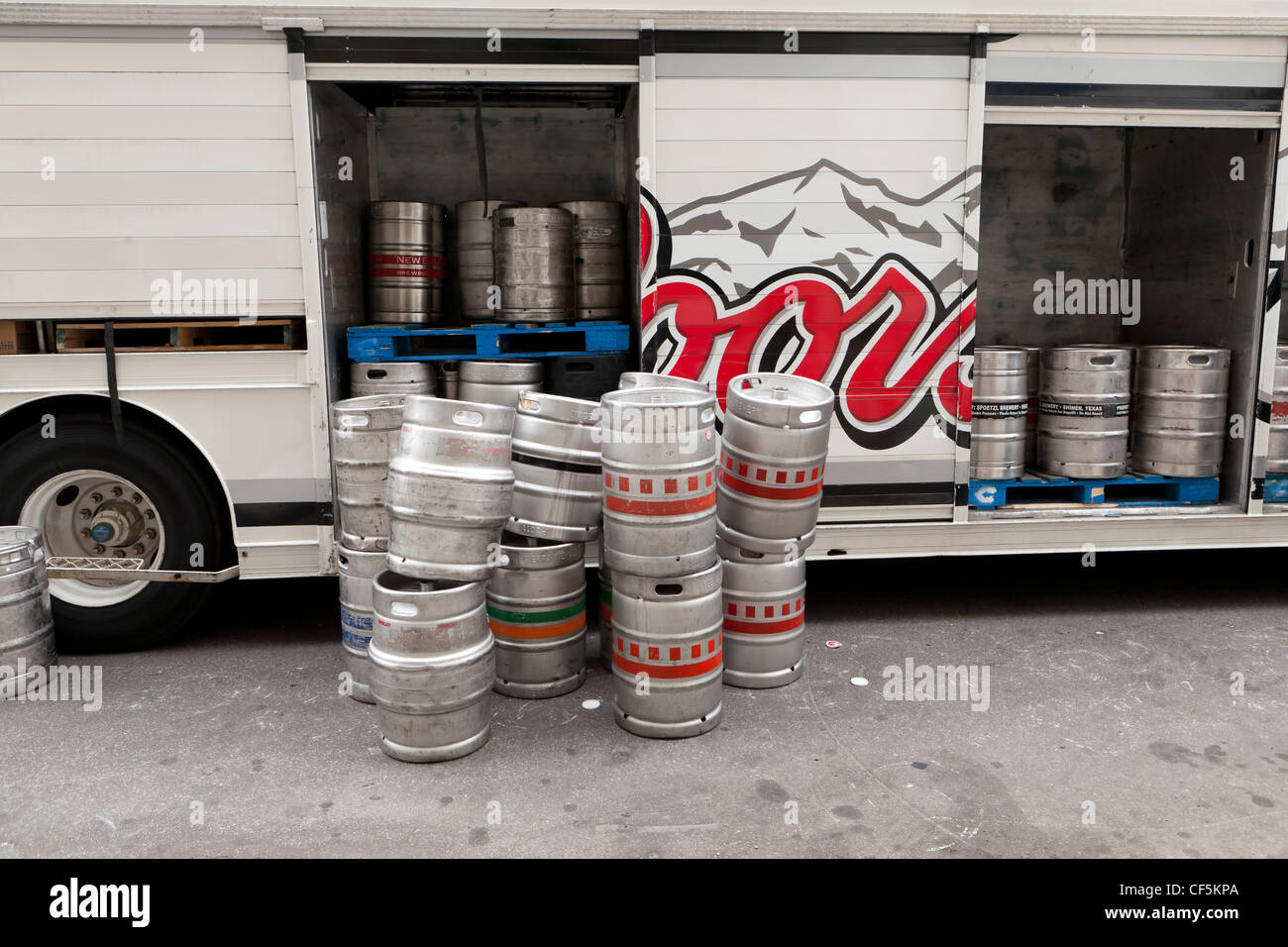 Des camions de livraison de bière - USA Banque D'Images