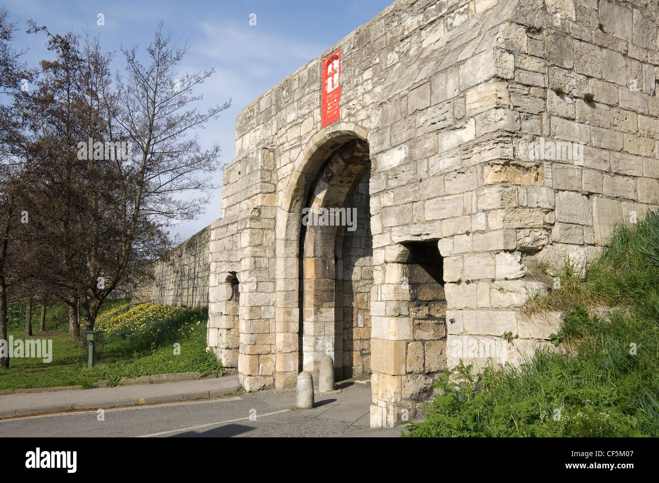 Fishergate Bar était l'entrée de la ville de Selby et offre maintenant l'accès piétonnier à travers les murs de la ville. Banque D'Images