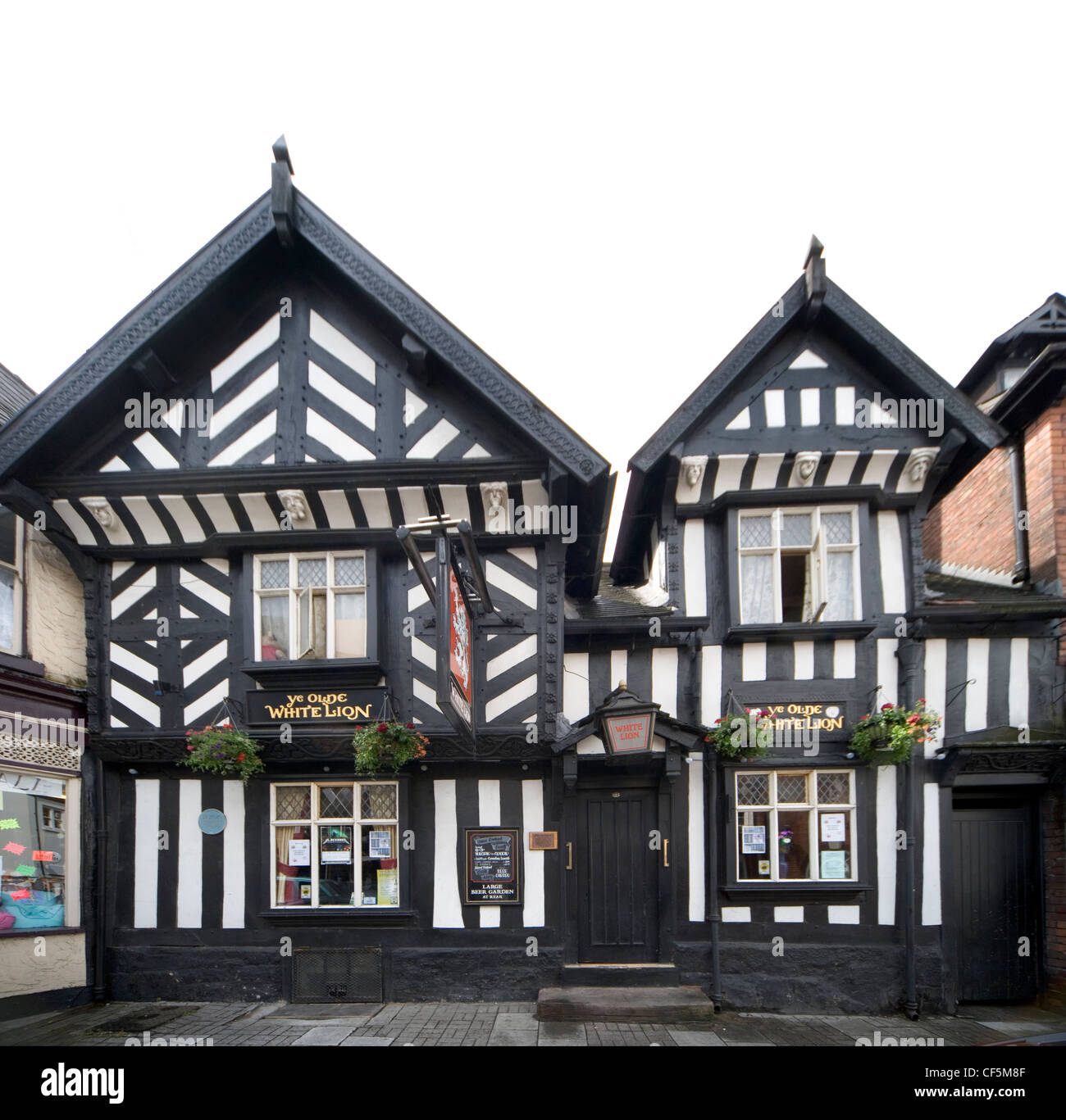 Extérieur de Ye Old White Lion pub. Pubs ont été un élément essentiel de la vie communautaire pour des centaines d'années et ont Banque D'Images