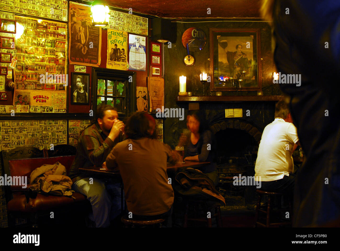 L'alcool à l'insolente Head pub à Dublin. Banque D'Images
