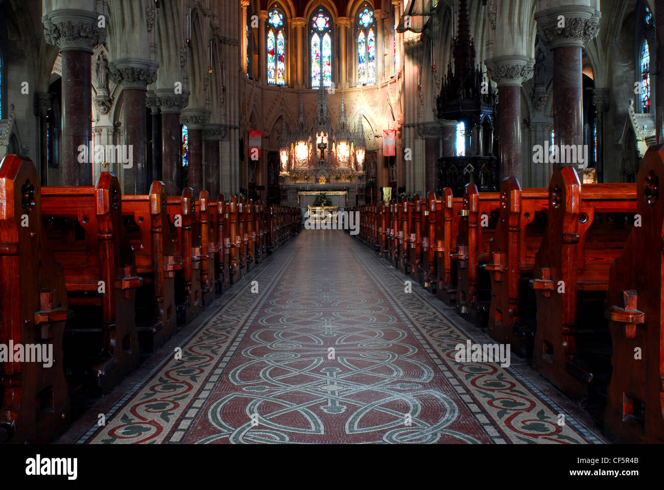 Vue intérieure de la grande Cathédrale de Cobh à Cork. Banque D'Images