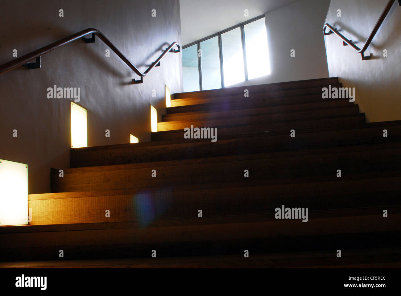 Vue de l'escalier de la Lewis Glucksman Gallery à Cork. Banque D'Images