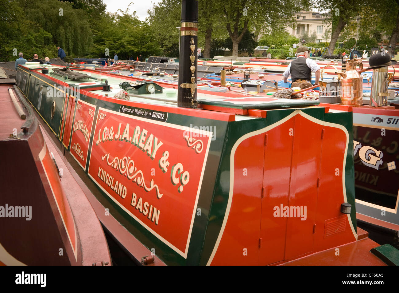Péniches amarrées à l'Canalways Cavalcade 2009, 'Äö√Ñ√≤Londres le premier événement navigable'Äö√√ Ñ¥. Banque D'Images