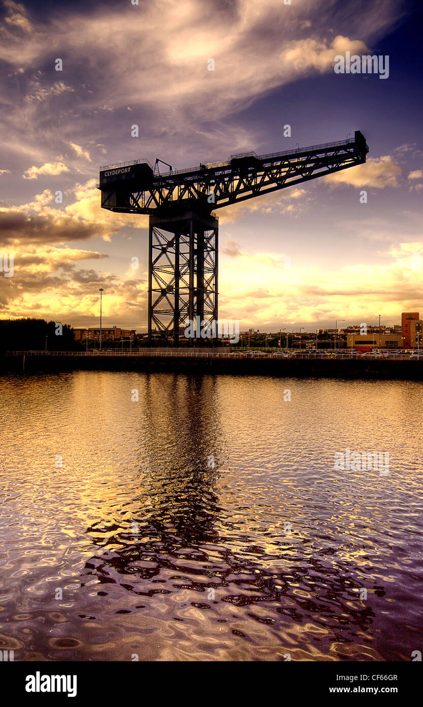 Au coucher du soleil d'or Finnieston Crane à Glasgow. Banque D'Images