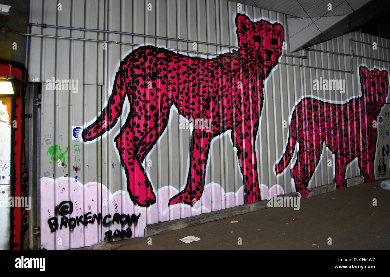L'exposition graffiti Festival canettes dans Leake Street. Banque D'Images