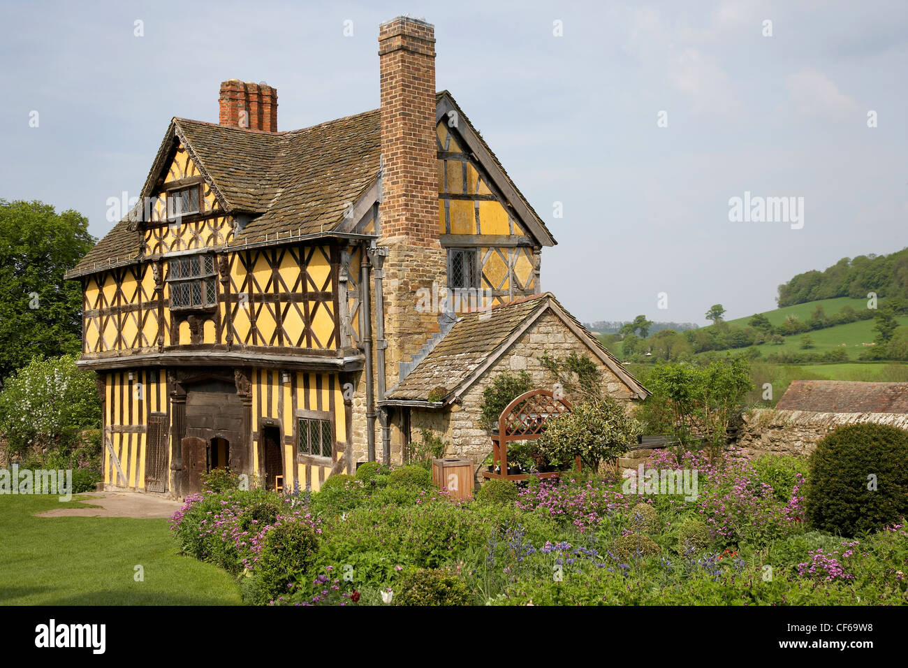 Vue extérieure de la guérite à colombages de Stokesay Castle dans le Shropshire. Banque D'Images