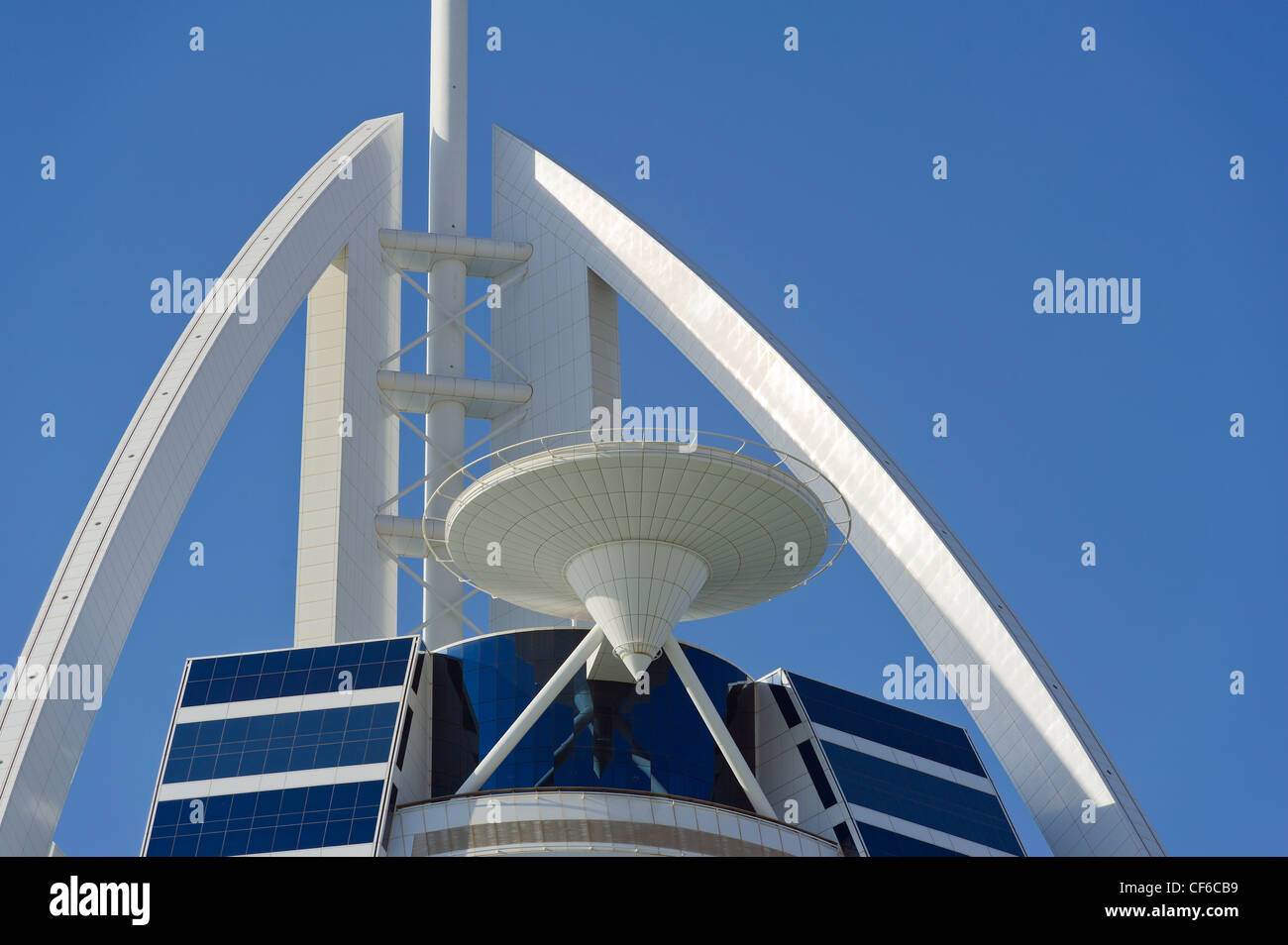 Dubaï Burj Al Arab hotel Jumeirah Beach United Arabien unis Eau ciel bleu luxe architecture luxus bleu eau palm Banque D'Images