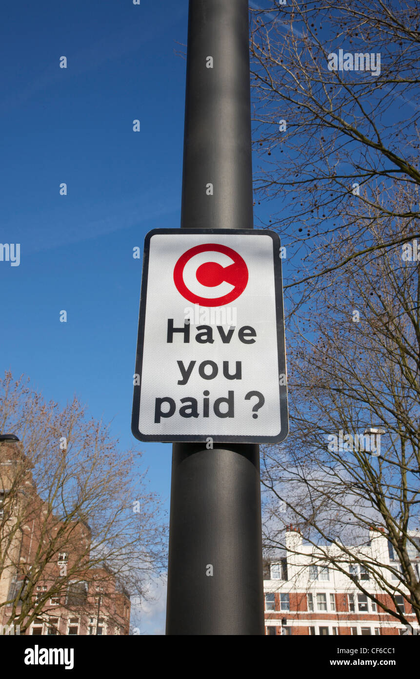 Signalisation de péage urbain dans le centre de Londres. Banque D'Images