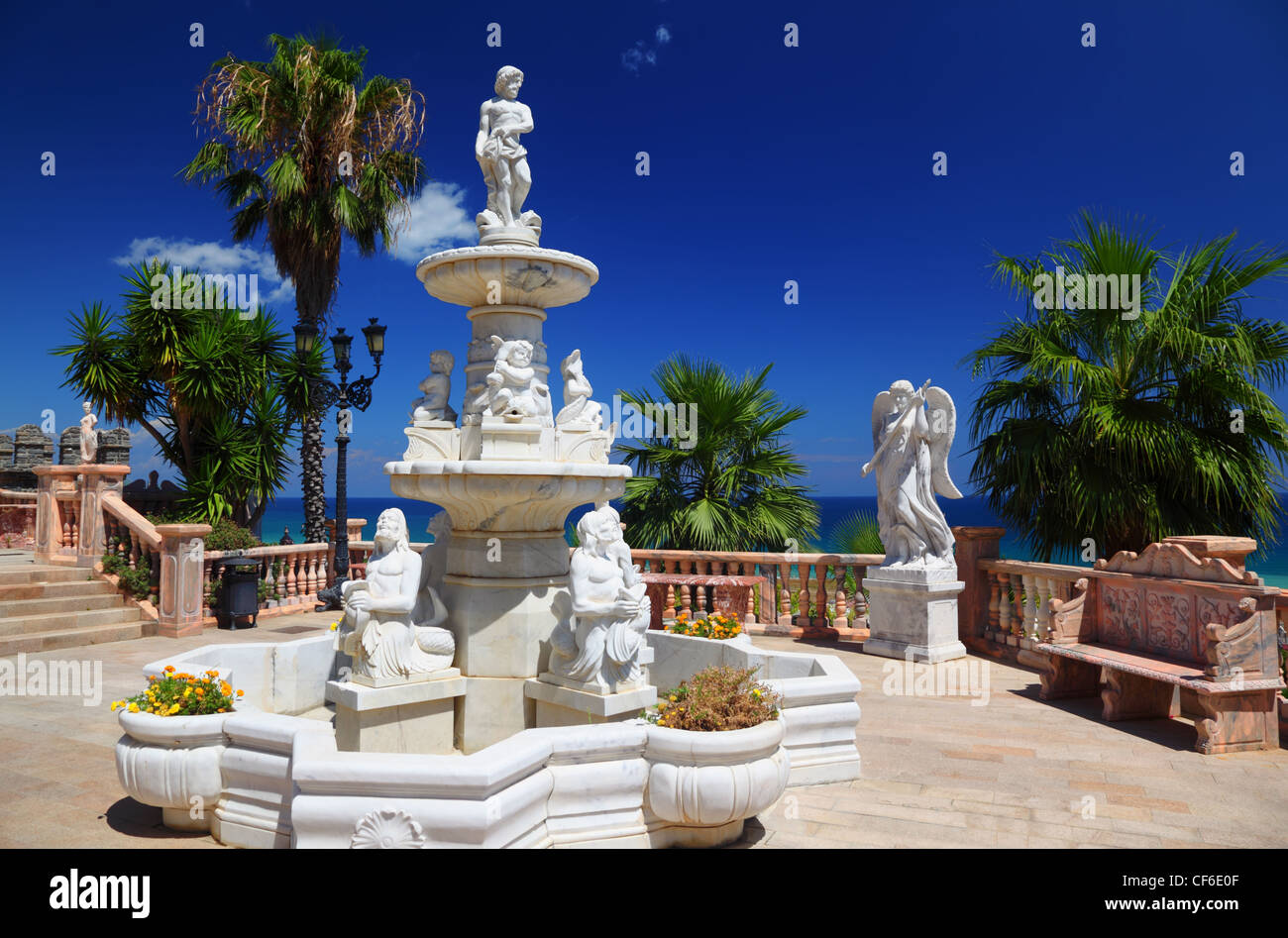 Faenza ITALIE 31 JUILLET Castello Flotta situé près de la colline de la côte ionienne 31 juillet 2010 Faenza Italie fidèlement Banque D'Images