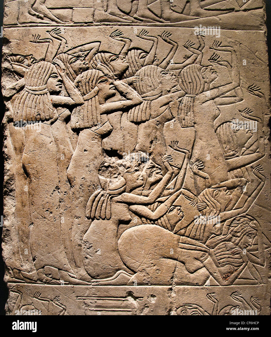 Lors des funérailles des lamentations autour de 1330 BC Saqqara tombe Egypte hiéroglyphe égyptien Banque D'Images