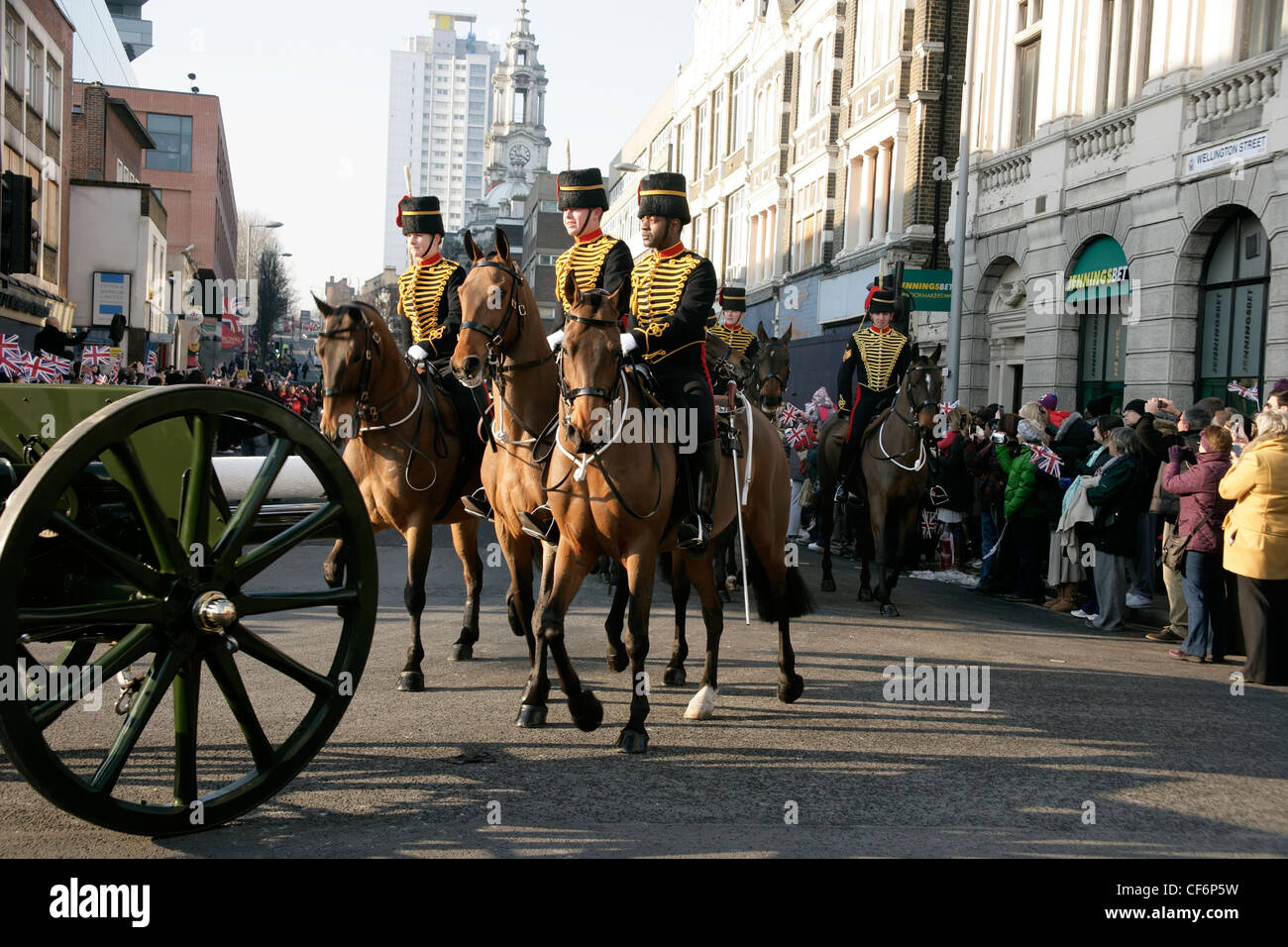 Des troupes du roi Royal Horse Artillery mars à Woolwich en route vers leur nouvelle maison à proximité 2012 Banque D'Images