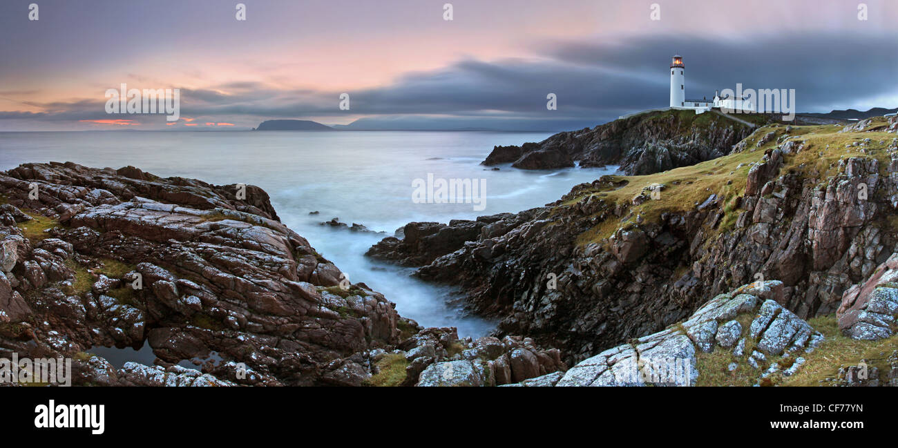 Fanad Head Lighthouse, Donegal en Irlande. Banque D'Images