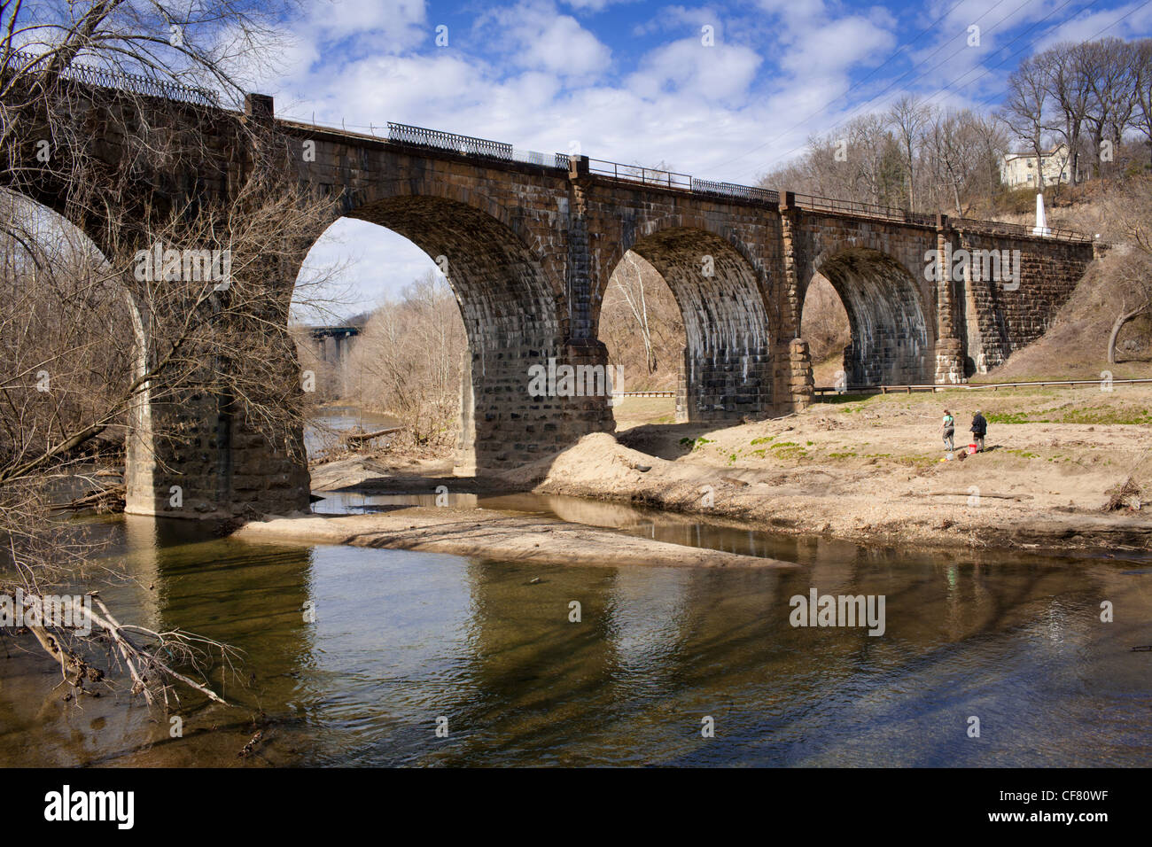 Thomas Viaduc, 1835, de la rivière Patapsco, plus ancienne en pierre voûtée multiples pont de chemin de fer, par Benjamin Latrobe, Relais, Maryland Banque D'Images