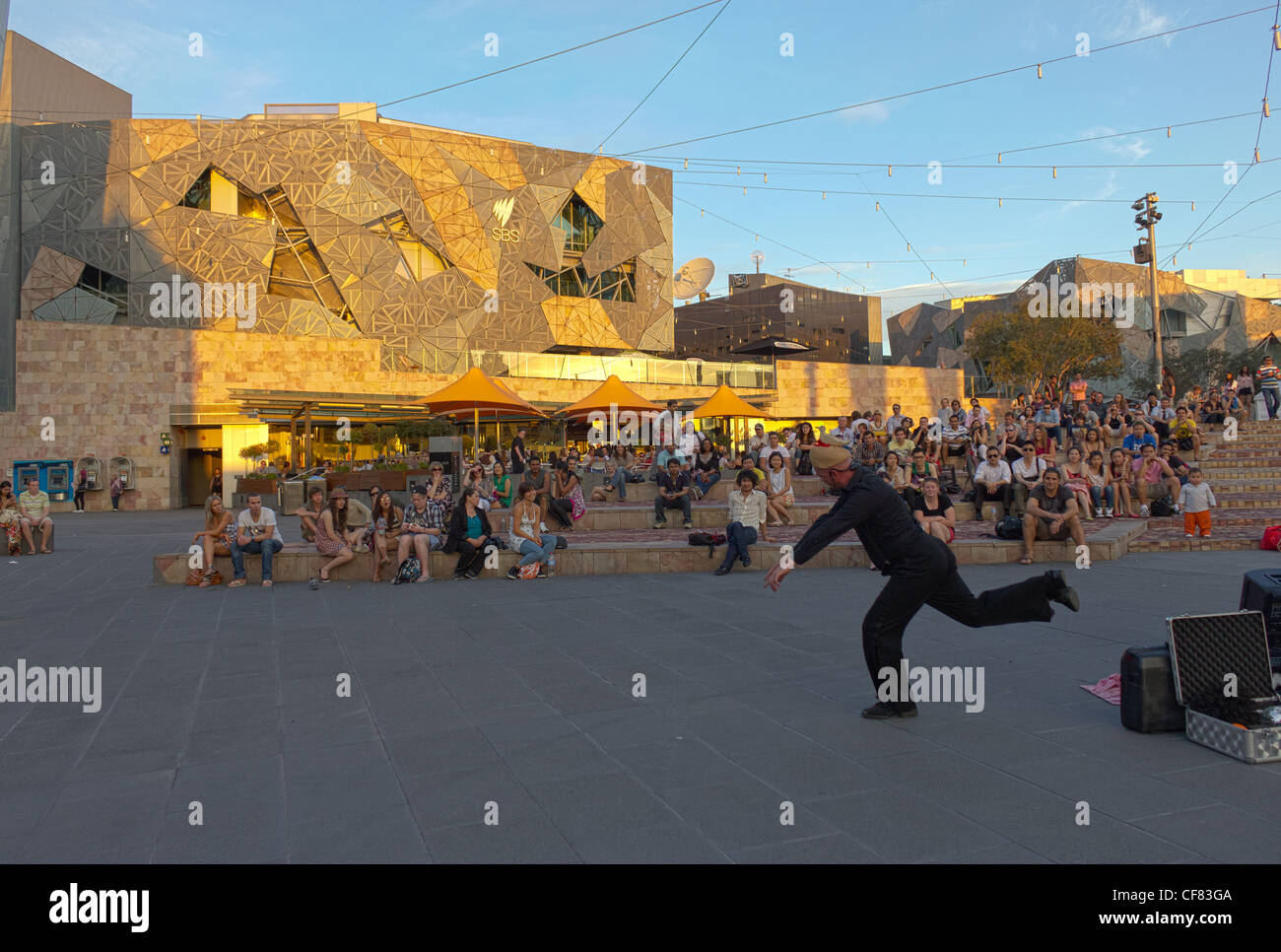 Artiste du spectacle, Federation Square, Melbourne, Victoria, Australie Banque D'Images