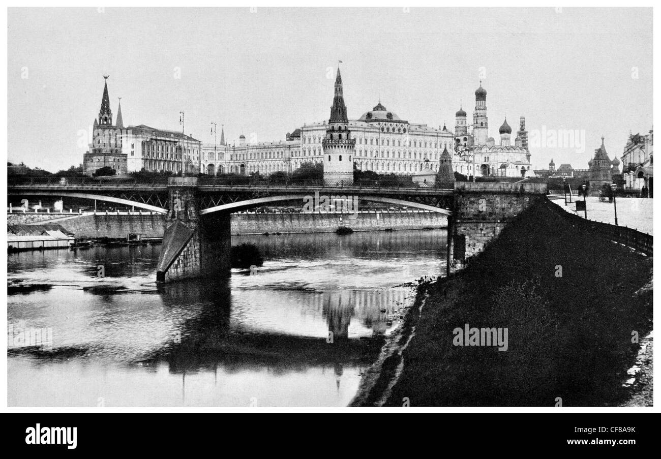 1926 Kamenni Gouvernement russe soviétique Pont Kremlin Deuxième maintenant démoli en pierre enjambant la rivière Moskva Banque D'Images