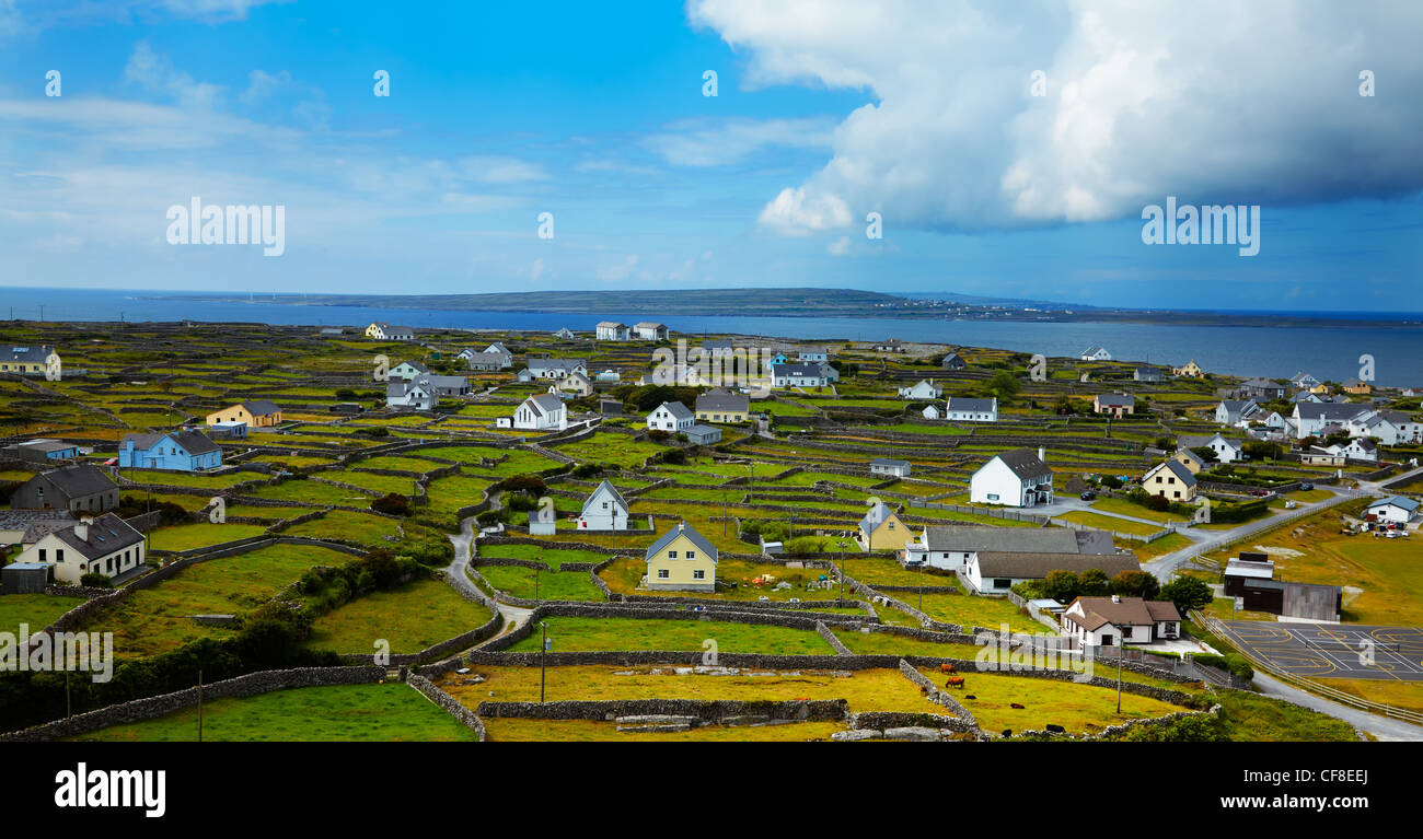 Paysage panoramique de l'île d'Inisheer, partie d'îles d'Aran, en Irlande. Banque D'Images