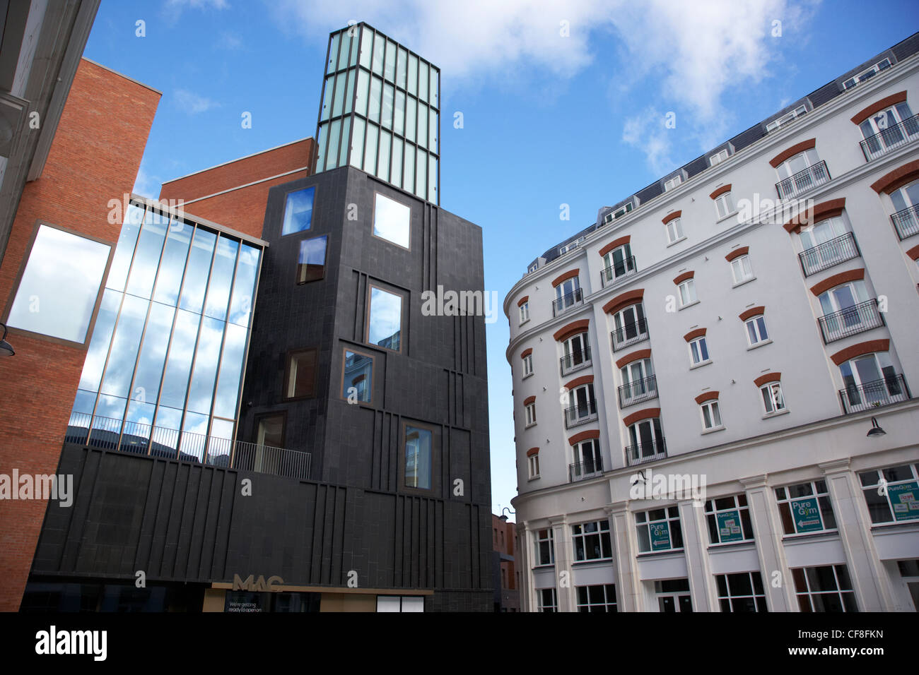 Le nouveau Mac Metropolitan Arts Centre à St Anne's Square Belfast Irlande du Nord UK Banque D'Images