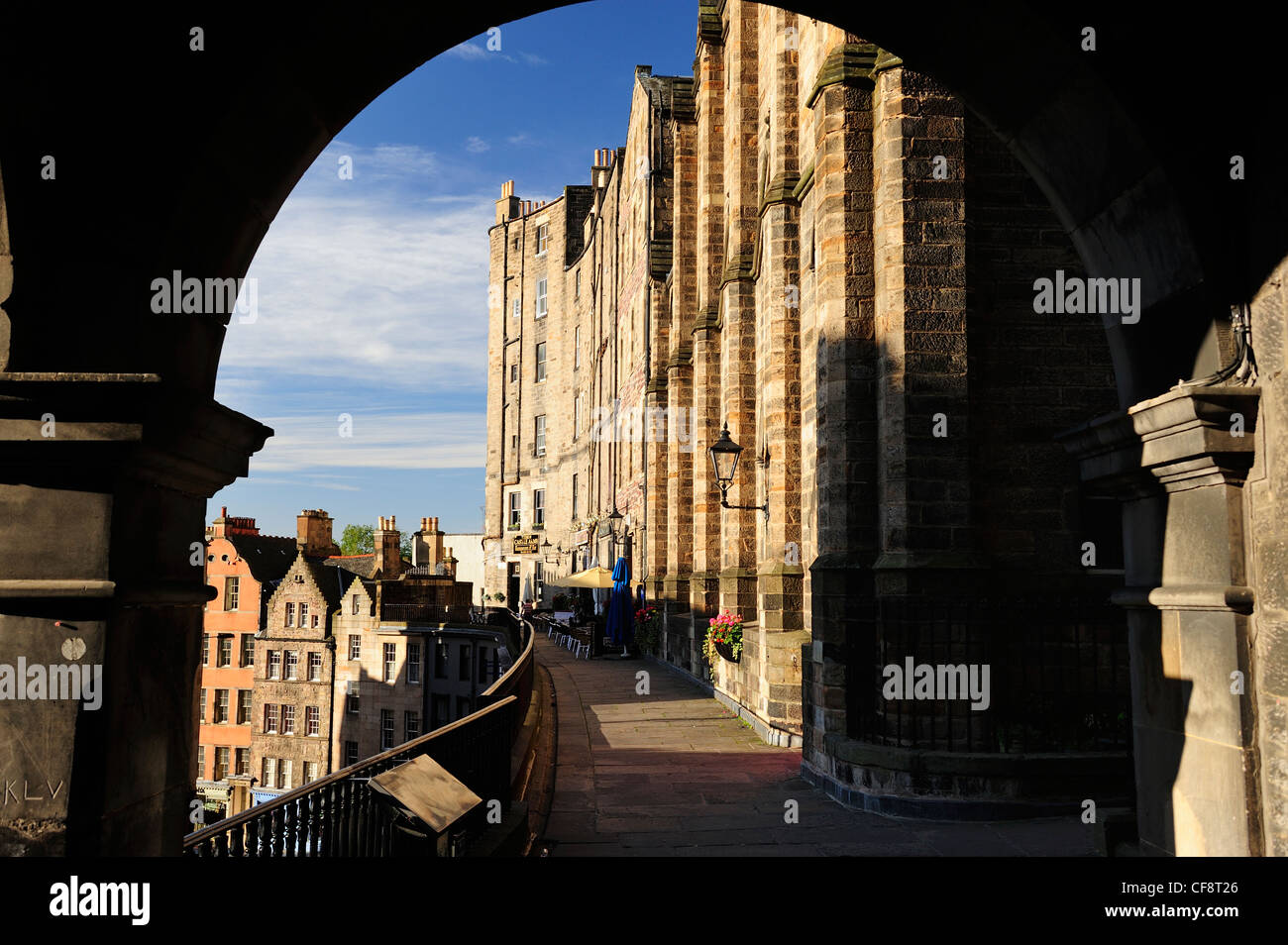 Terrasse au-dessus de Victoria Street dans la vieille ville, à Edimbourg en Ecosse Banque D'Images