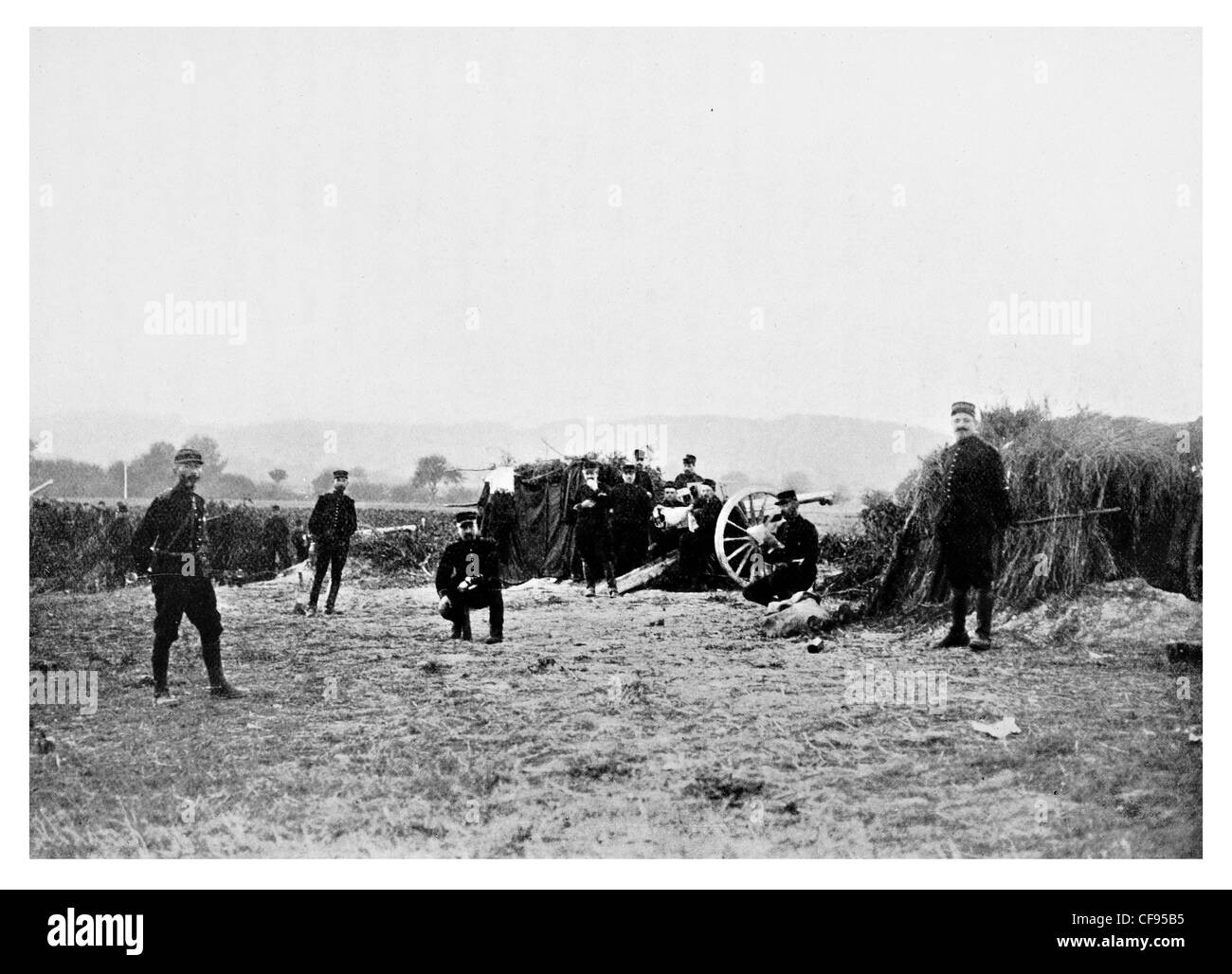 Canon batterie d'artillerie française cachée Banque D'Images