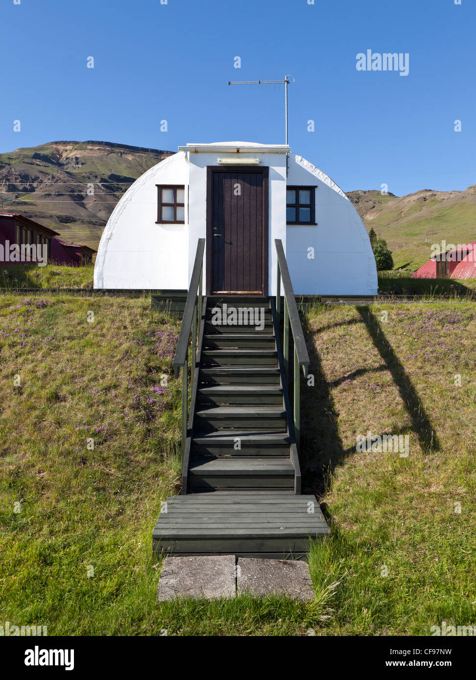Ancienne caserne militaire transformée en maisons d'été, l'Islande, Hvalfjordur Banque D'Images