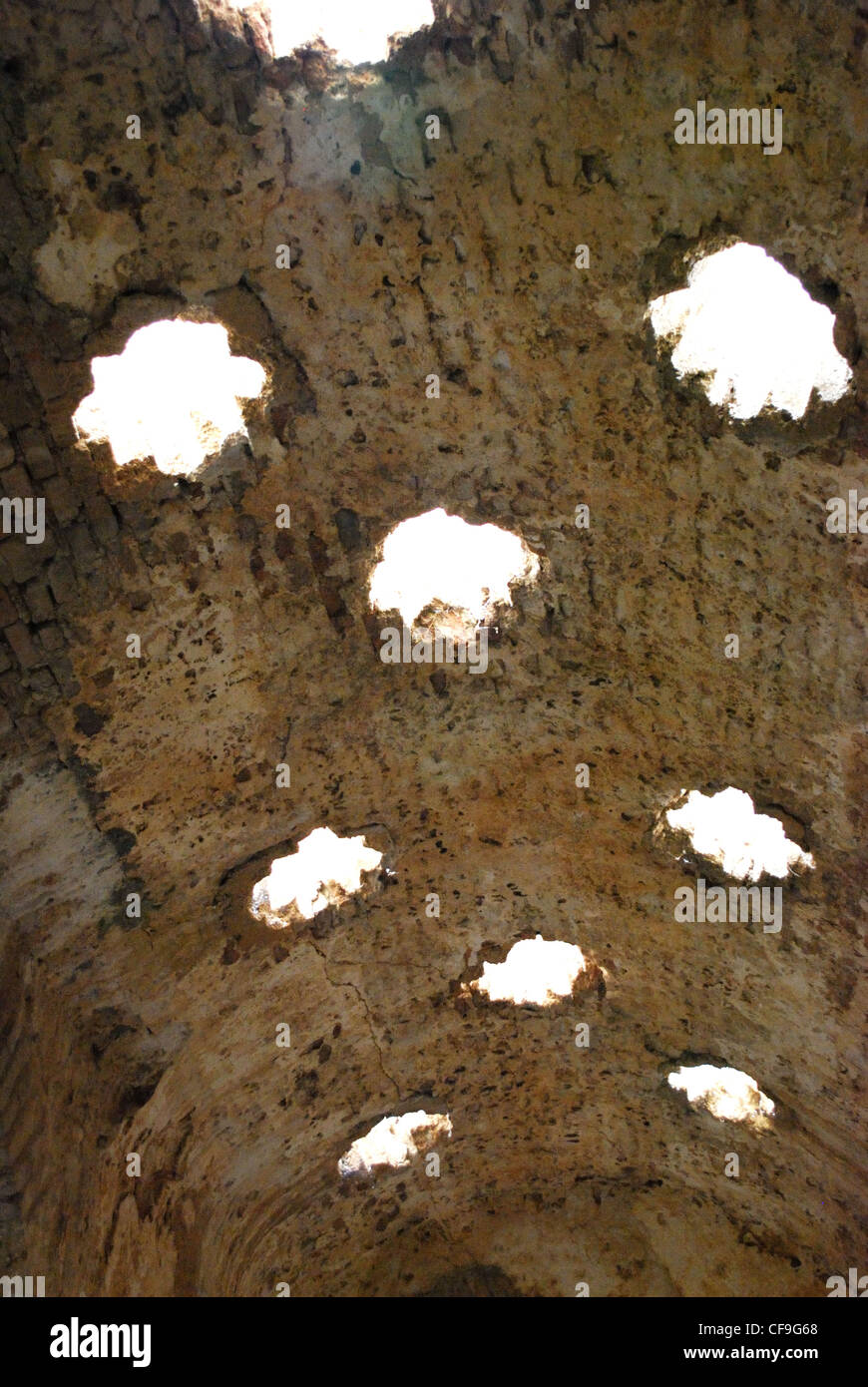Puits de lumière en forme d'étoile à l'intérieur des bains arabes, Ronda, Province de Malaga, Andalousie, Espagne, Europe de l'Ouest. Banque D'Images