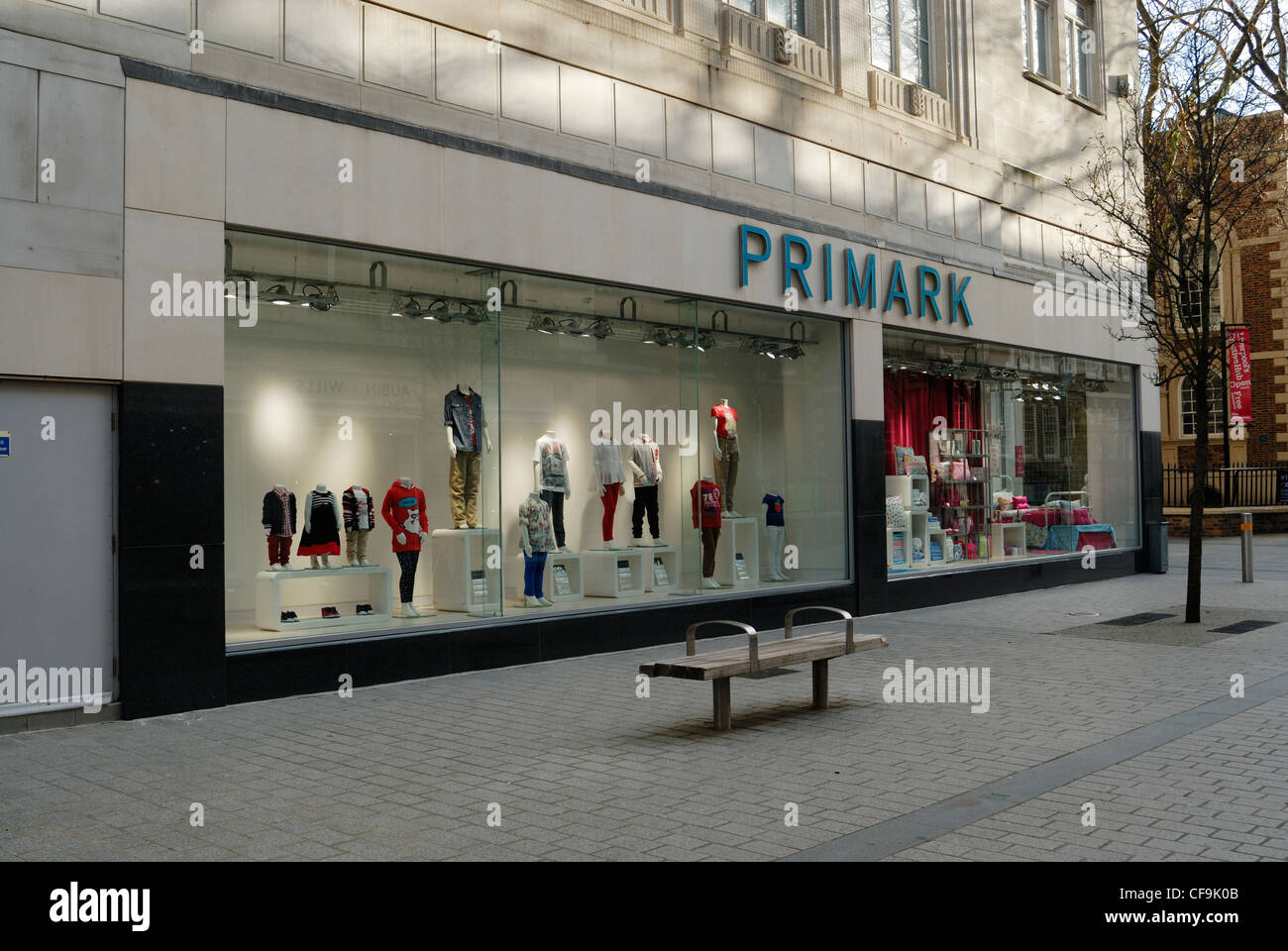 Primark magasin de vêtements dans le centre-ville de Liverpool sur la rue de l'Église. Banque D'Images