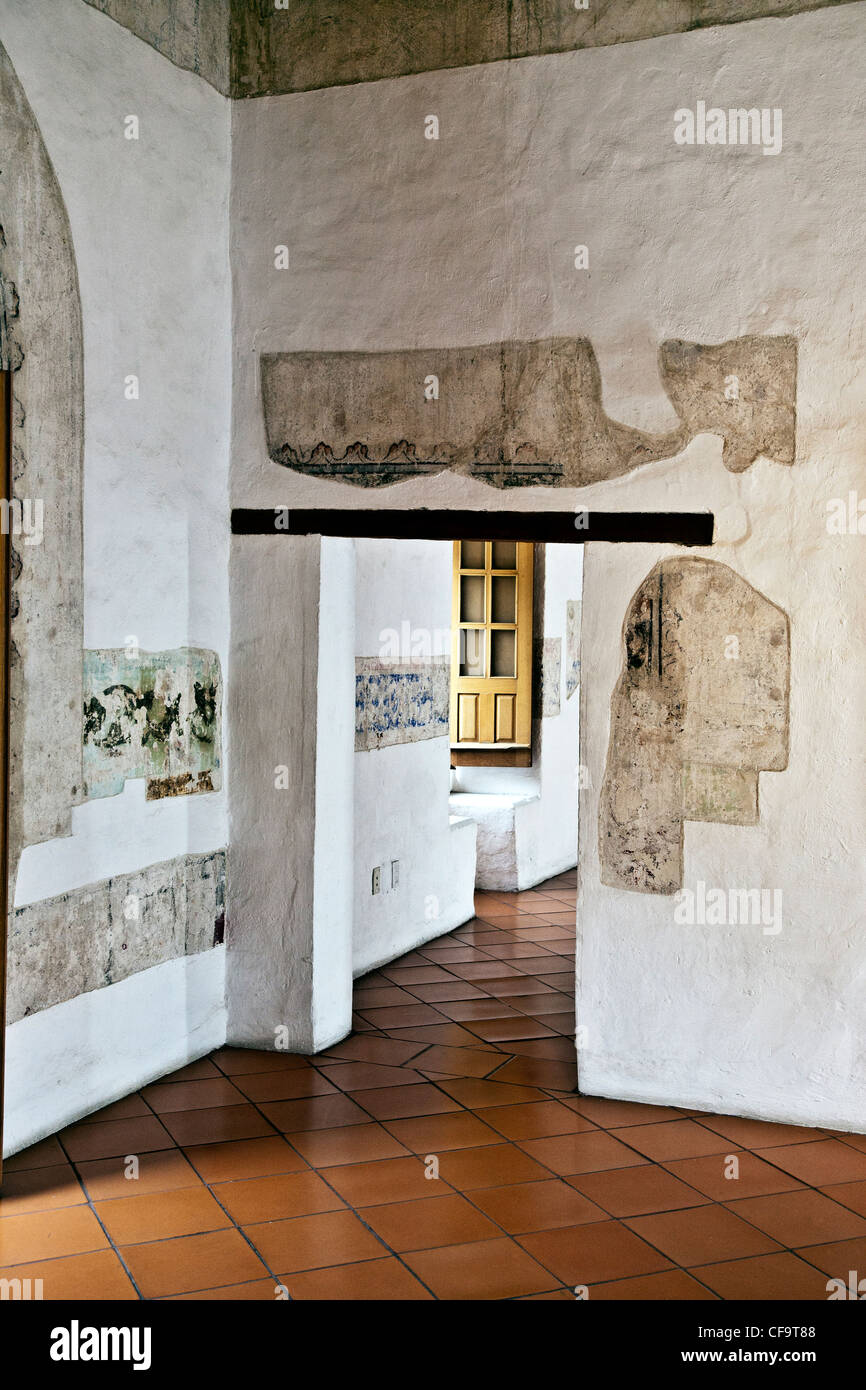 Galeries rénové de Oaxaca, Musée d'Art Contemporain renforcée par a révélé partiellement au début de la colonie espagnole des fresques Banque D'Images