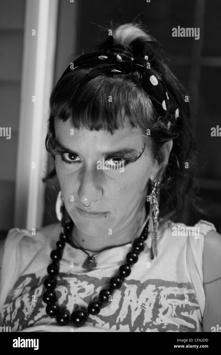 Florida punk rocker femme portrait féminin House show punks maison fantôme Bloomington Indiana Banque D'Images