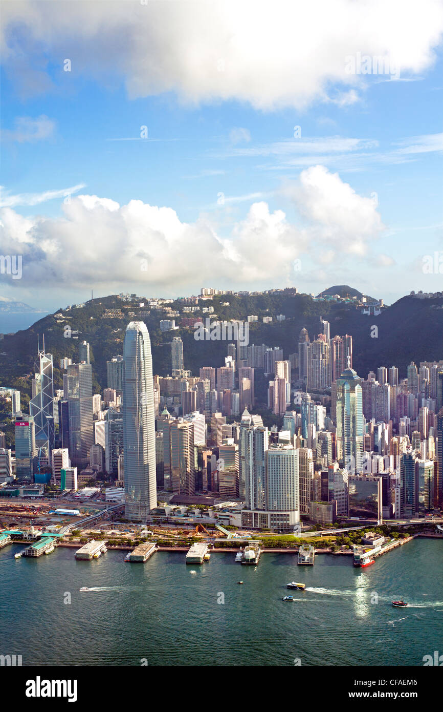 Une vue sur le port de Hong Kong occupé, quartier central de l'île de Hong Kong et le Pic Victoria, Hong Kong, Chine Banque D'Images