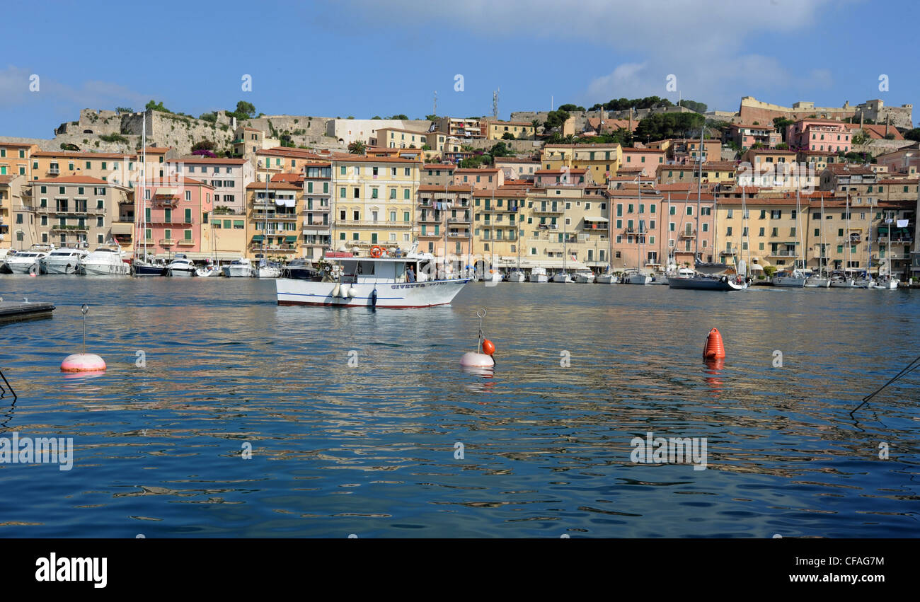 L'Italie, l'île d'Elbe, l'île d'Elbe, Toscane, Portoferraio, mer, bateaux, Forte Falcone, ville, ville, Banque D'Images
