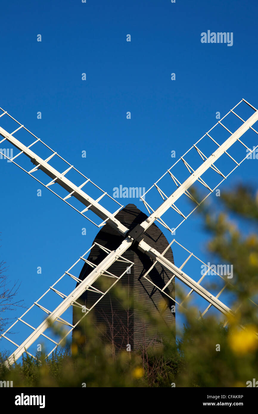 Reigate Moulin Postmill église sur Reigate, Surrey Heath en Janvier Banque D'Images