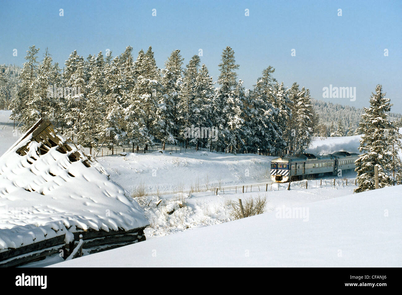 Prospecteur de BC Rail passenger train voyager dans la région de Cariboo en Colombie-Britannique, Canada Banque D'Images