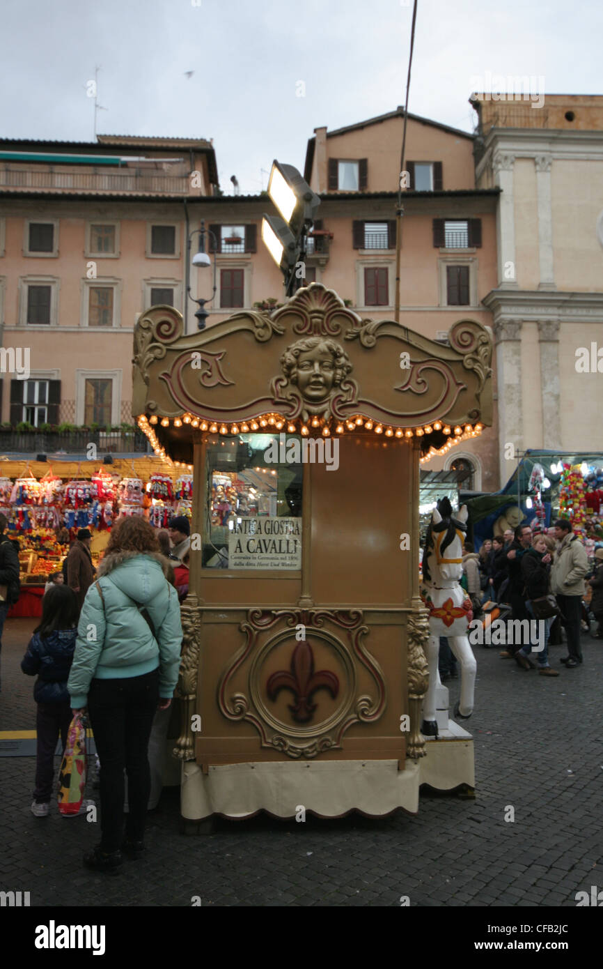 Kiosk à Noël fête foraine à Rome Italie Banque D'Images