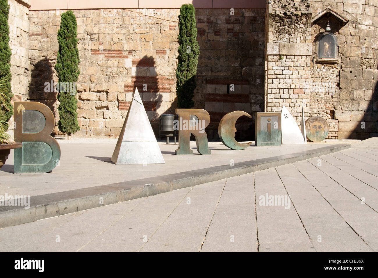Orthographe Sculpture Barcino, à l'extérieur de la cathédrale de Barcelone, dans le Pla de la Seu Banque D'Images