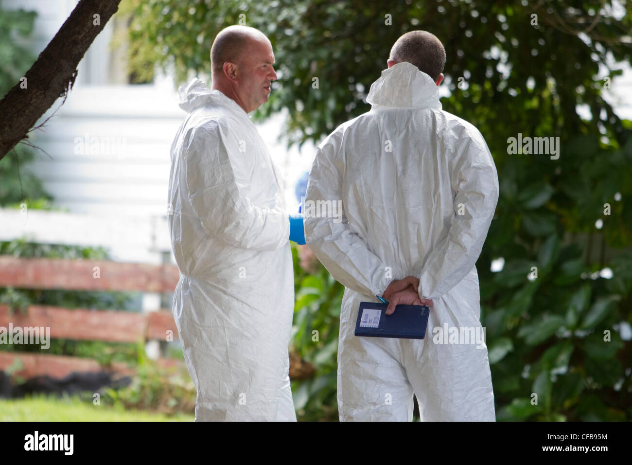 La police à la scène où un corps a été trouvé, de Lincoln Road, Auckland, Nouvelle-Zélande Banque D'Images