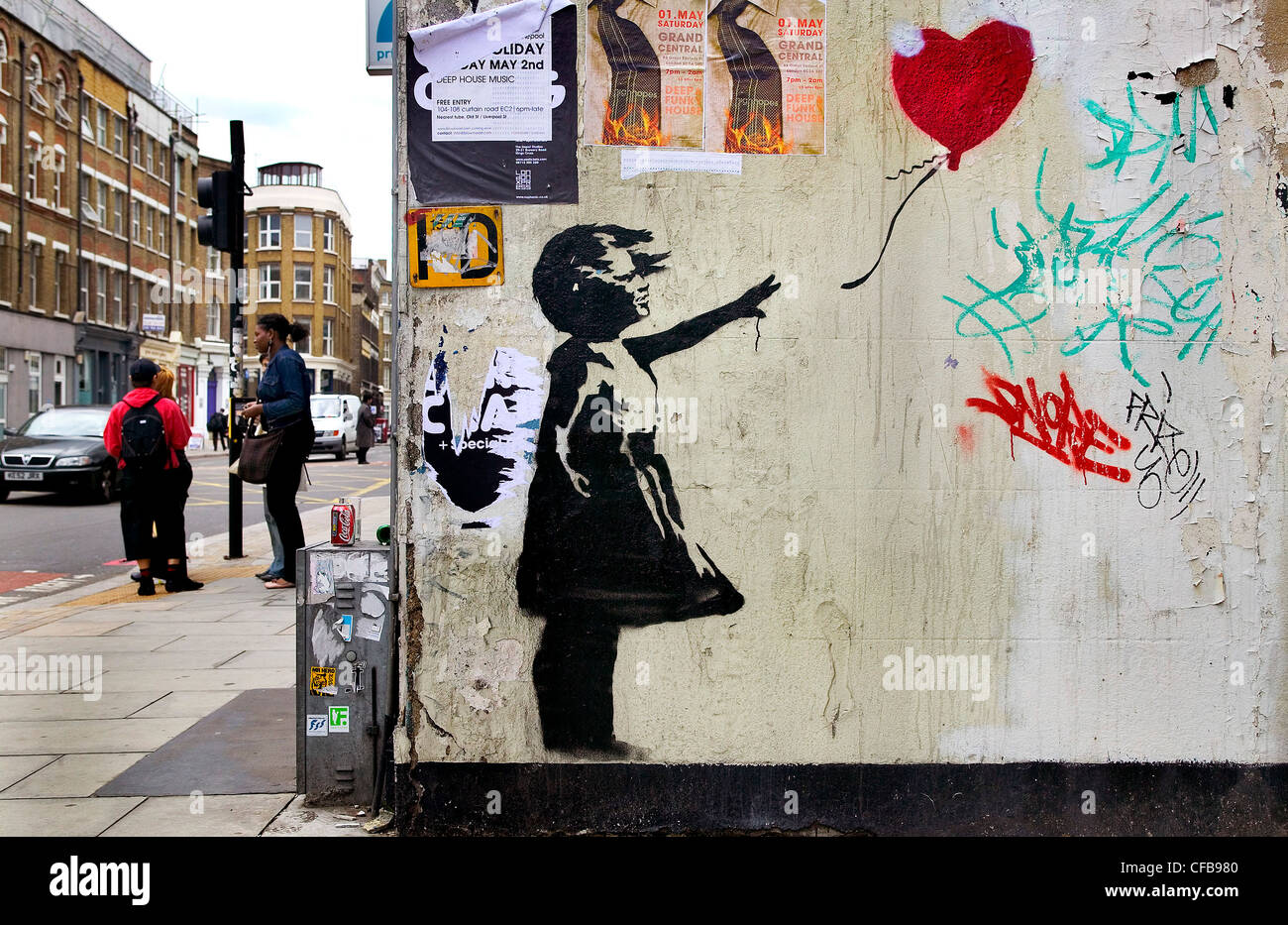 Pochoir de Banksy, fille avec coeur, London, UK Banque D'Images