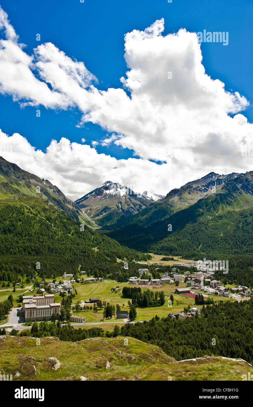 Alpes, village, village de montagne, mountainscape, paysages de montagne, paysage de montagne, Bündner Alpen, Engadine, Haute-engadine, s Banque D'Images