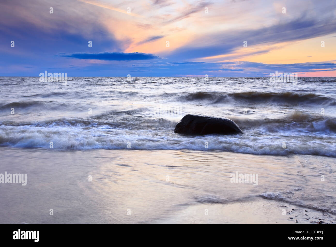 Les Vagues Sur Le Lac Winnipeg Au Coucher Du Soleil Lester Beach Au 