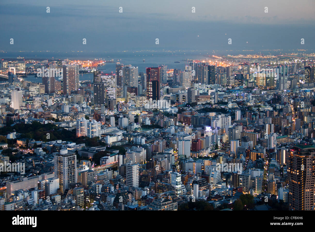 Le Japon, en Asie, Tokyo, ville, Horizon de Shinagawa, Tokyo Bay, l'architecture, big, bâtiments, ville, centre-ville, d'énormes, des lumières, metropoli Banque D'Images