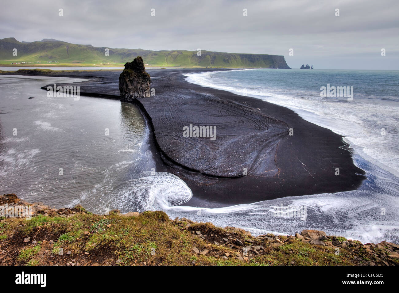 Dyrholaey, plage de sable noir, Vik Banque D'Images